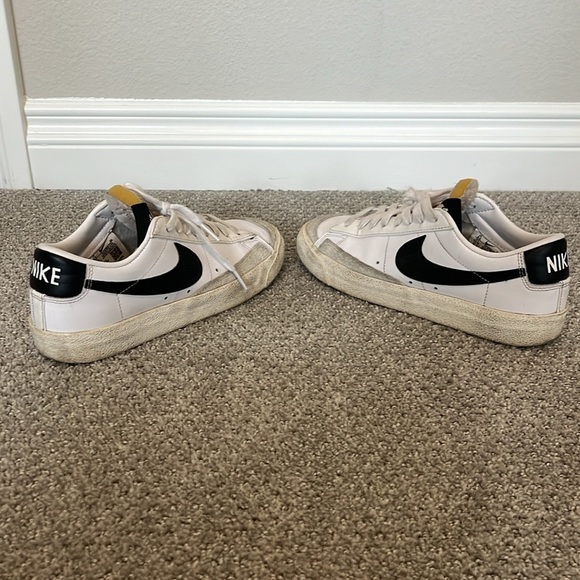 GENTLY USED Nike Blazer Low '77 Women's Shoes | Size 8.5 | Color White - Picture 6 of 8